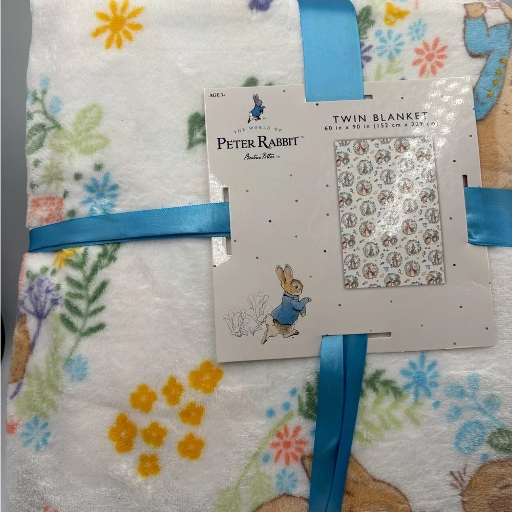 Bedding | The World Of Peter Rabbit Twin Plush Blanket Beatrix Potter ...
